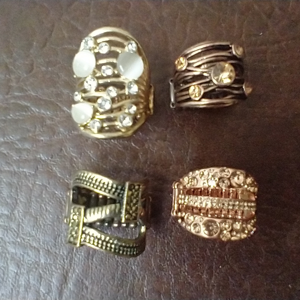 4 Gorgeous Stretch Rings! #R7